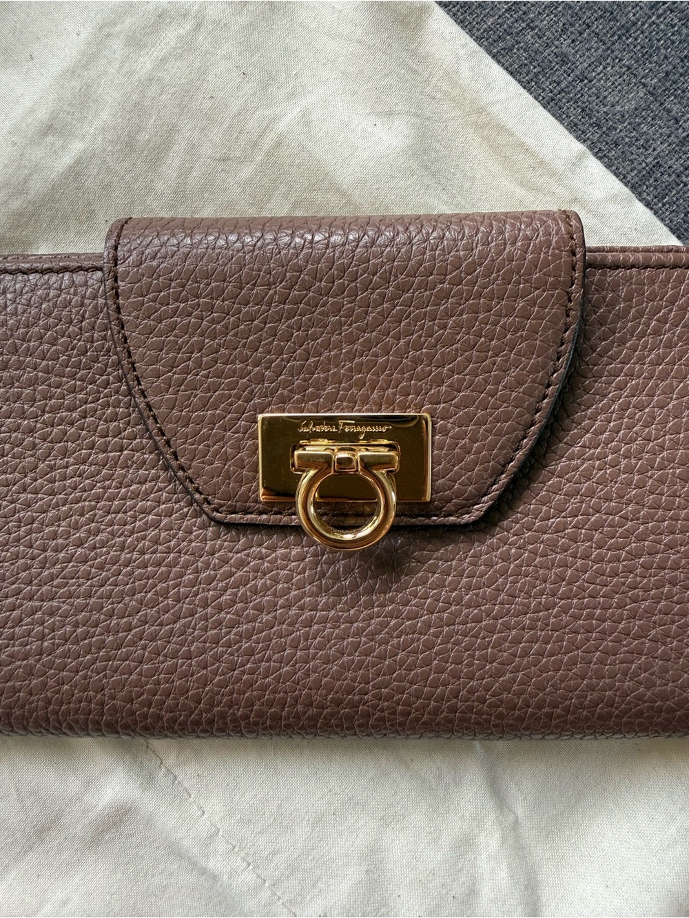Salvatore Ferragamo Gancini Continental Wallet in Brown Pebbled Leather - Picture 2 of 4